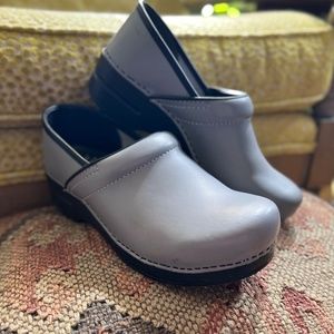 Dansko Clogs Size 40 (9 1/2-10) Worn very little.  Smokey Blue in color.